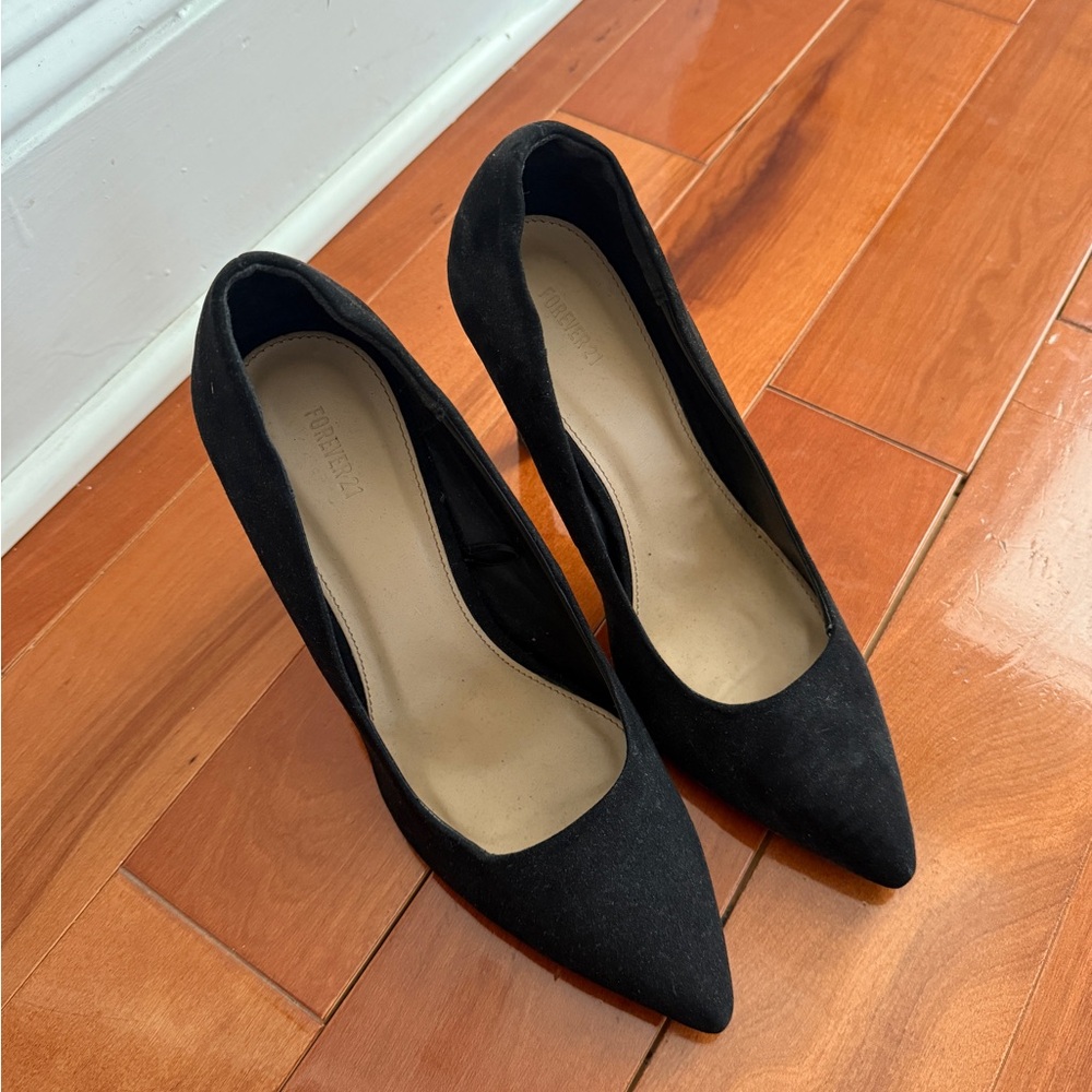 Forever 21 Black Heels Sleek and Stylish